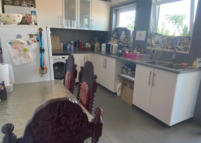 Quarto em Acomodações Particulares Perto De Expor 1 Moscavide Lisboa